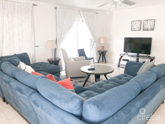 Large 2 Bed, 2 Bath W/ Den Apt (south Church Street)