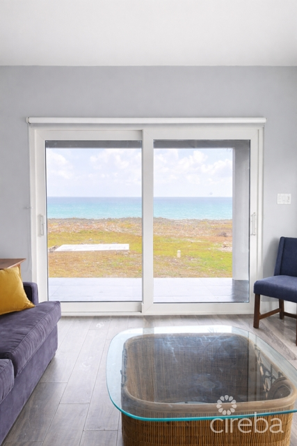 Large Seaview Apartment  Old Man Bay