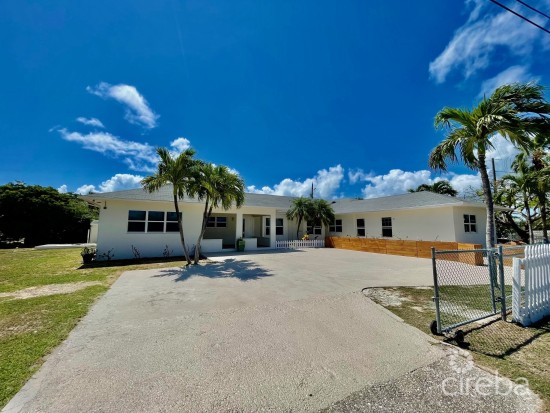 Like New Renovated West Bay Family Home (water, Wifi Inc)