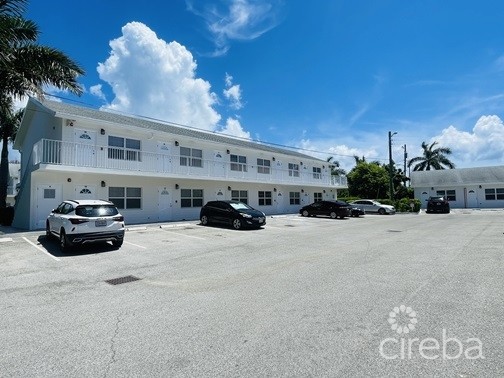 Lovely One Bedroom Condo - Sandscape Residences, West Bay!