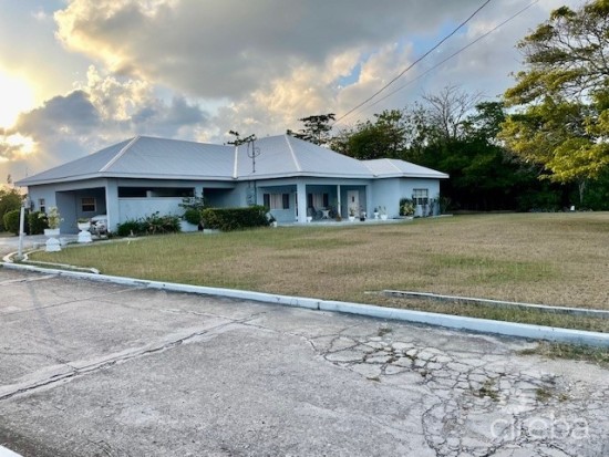 Lovely Savannah Home On 1 Acre