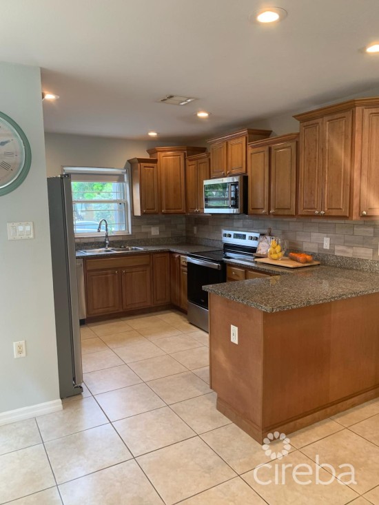 Mangrove Pointe Renovated 2 Bed/2.5 Bath Corner Condo