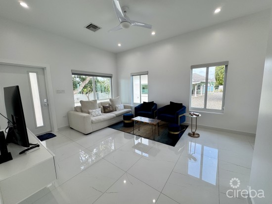 Modern 2-bed, 2-bath On Capt. Timmys Close- West Bay