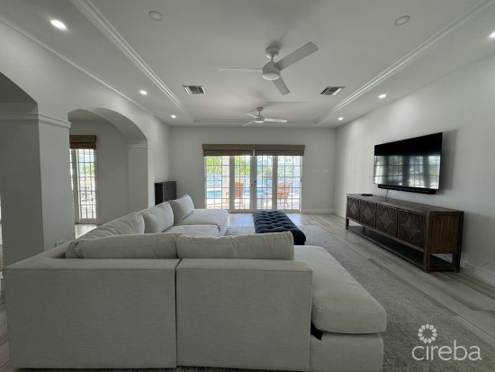 Modern Canal-front Luxury  5-bed Home In The Shores