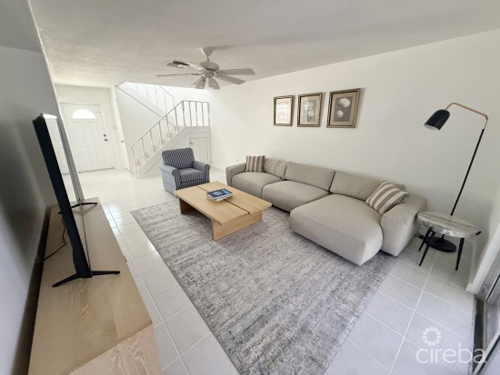 Newly Renovated 2 Bed 2.5 Bath @ Tropical Haven, Gt