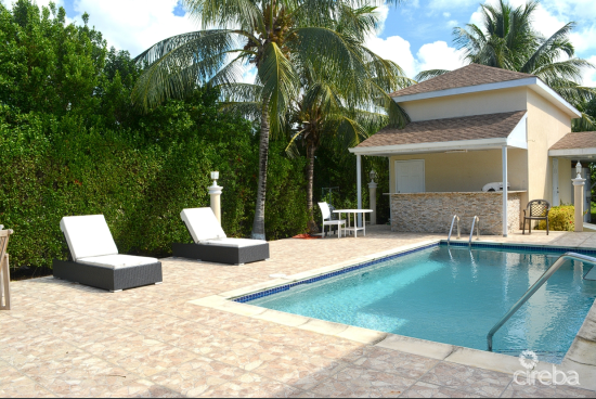 North Side 1 Bed Home With Pool- Bedroom (shared)