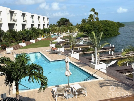 Ocean Crest Waterfront  Condo (all Inclusive)