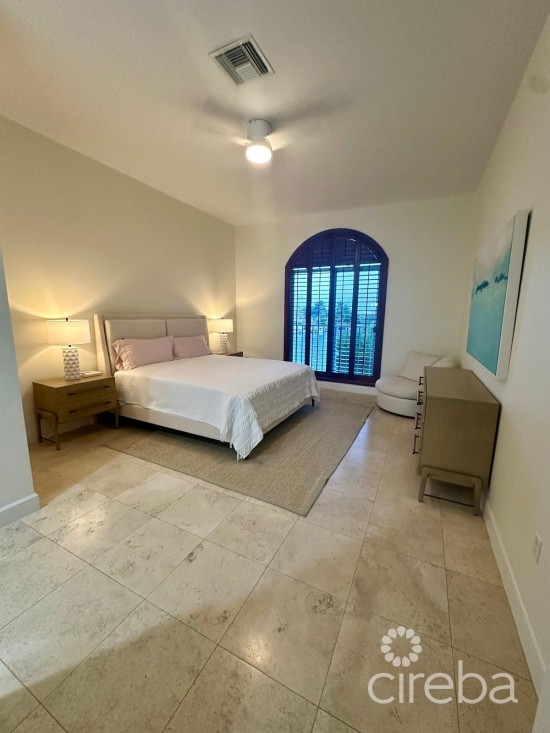 Olivias Cove, Canal Front Seven Mile Corridor Top Floor 3 Bed