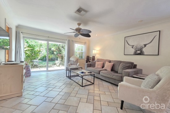 Orchid Village -- Beautiful Back Garden --pet Friendly -- June 20