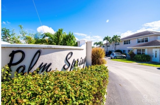 Palm Springs - Rare One Bed