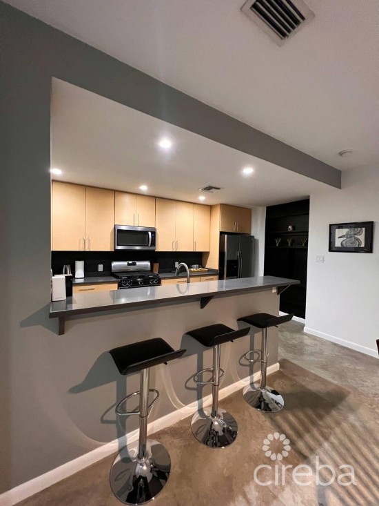 Private Executive North Side Oasis  3 Bedroom