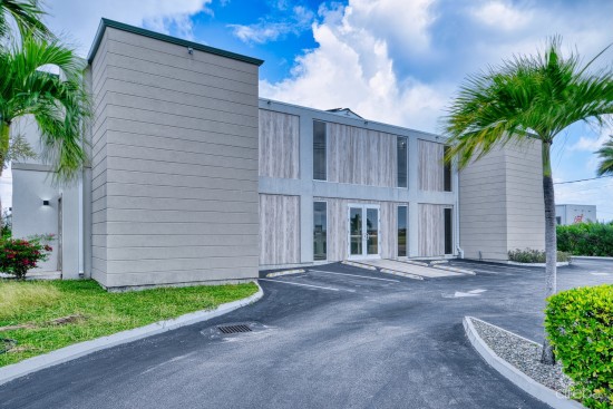 Professional Office Suite At Palm Grove (2nd Fl Unit 6)