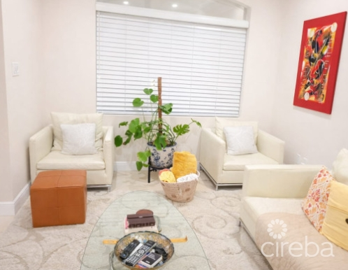 Prospect Spacious 2 Bedroom With Den