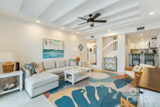 Renovated Immaculate Villa Pappagallo - Beach Front Large 2/2