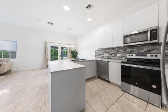 Renovated Lakeland Villas #27 (3 Bed + Den + Garage + Lakefront Deck)