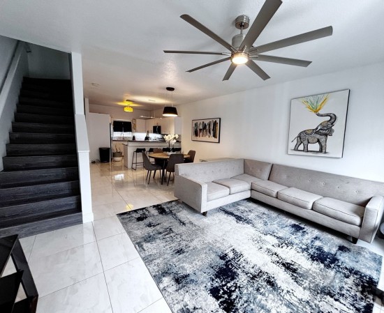 Renovated Town & Country 2 Bed, 2.5 Bath Townhouse
