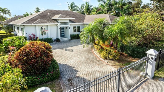 Savannah Rental  Renovated 4-bed + Den With Pool