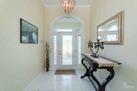 Savannah Single Family Home W/ Den And Large Yard - Available Immediately