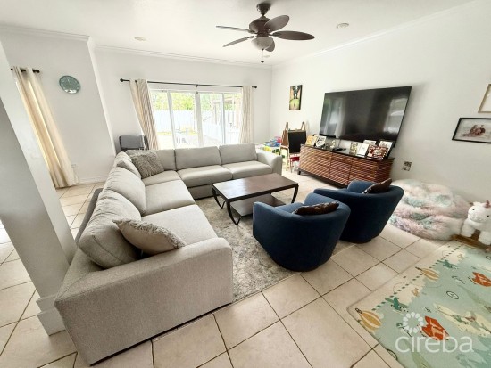 Snug Harbour 4 Bed Duplex With Pool