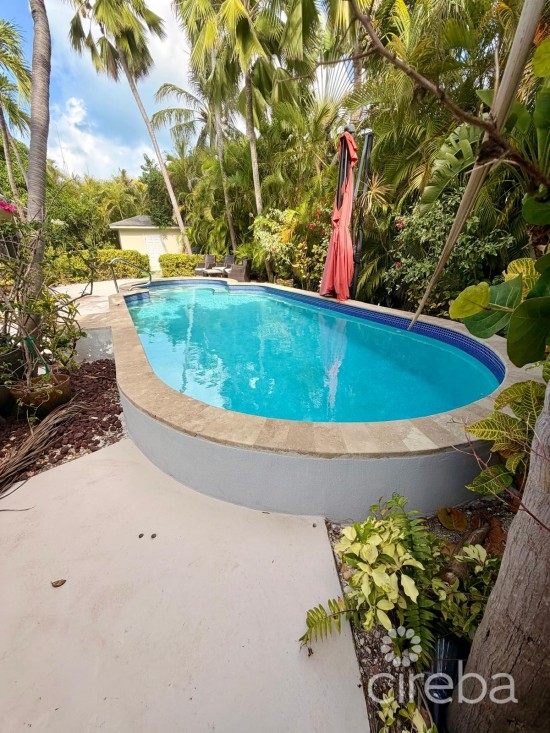 Snug Harbour Detached Four Bedroom With Pool