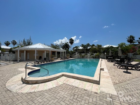 Southampton Gardens 2 Bed, 2.5 Bath Townhouse