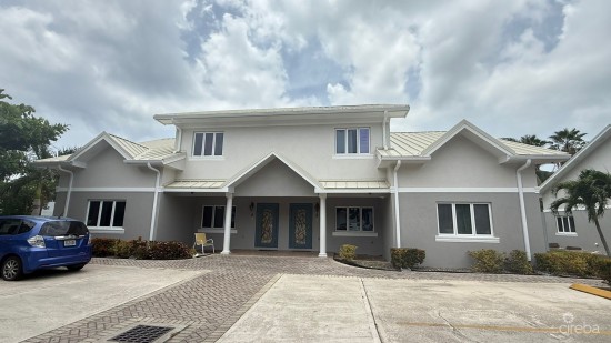 Spacious 2-bedroom Condo On Slate Drive