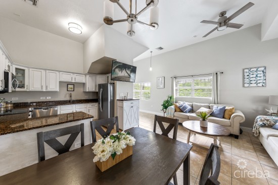 Spacious, Remodeled 3-bedroom Townhome At Lakeland Villas