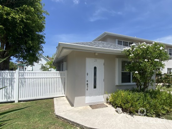 Spacious South Sound 1 Bed 1 Bath At Palm Springs