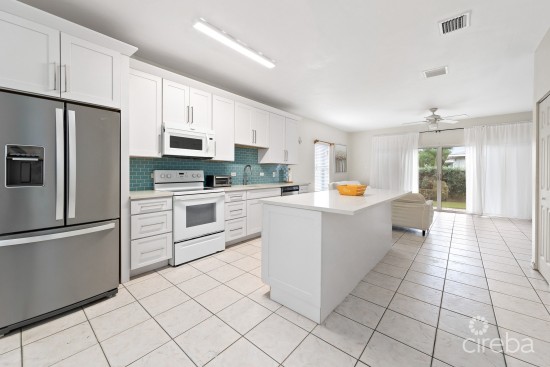 Summit Crescent 2 Bed / 2.5 Bath - Close Proximity To Harbour Walk & Grand Harbour