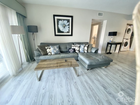 The Waterways, Stunningly Renovated 2 Bed 2 Bath