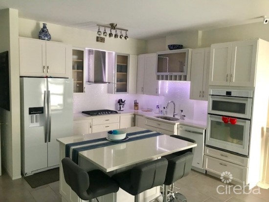 Vela, Stunning 2 Bed 2 Bath