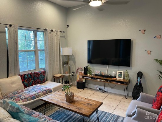 3 - Bedroom Family Residence In Lakeland Villas