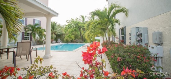 Villa Royale Townhouse With Garage