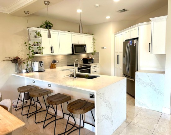 Yacht Club Villas 2 Bed 2 Bath Smb